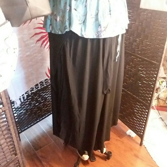 Black Split/Open Leg Pants with Tie Sz 3X. - Picture 7 of 7